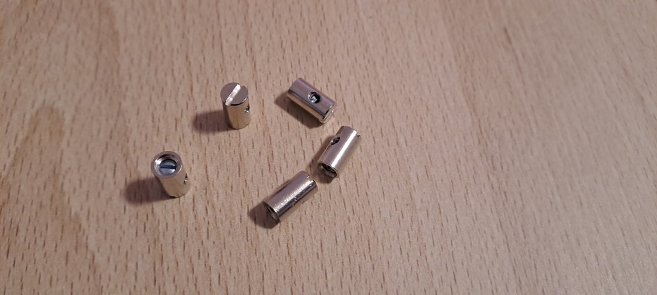 Šroubová vsuvka 5,5x10mm, otvor 2mm